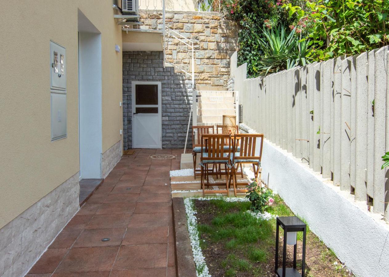 The Rose Garden Apartments Portorož Exteriör bild
